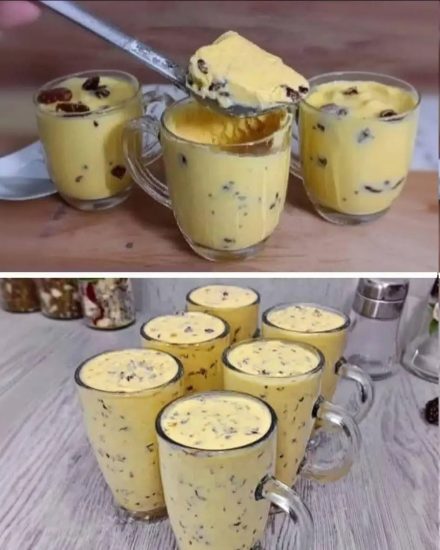 Sobremesa cremosa de manga e gotas de chocolate