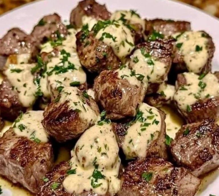 Cubos de carne com manteiga de alho