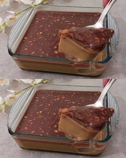 Sobremesa cremosa de café e chocolate com amendoim