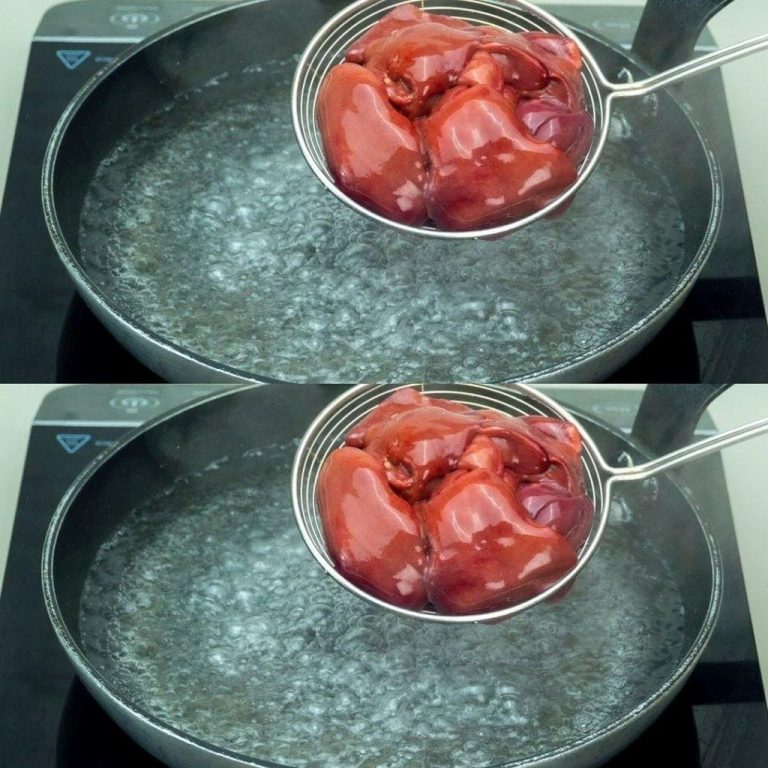 Uma deliciosa surpresa: fígado de galinha cozido para uma experiência culinária inesquecível.