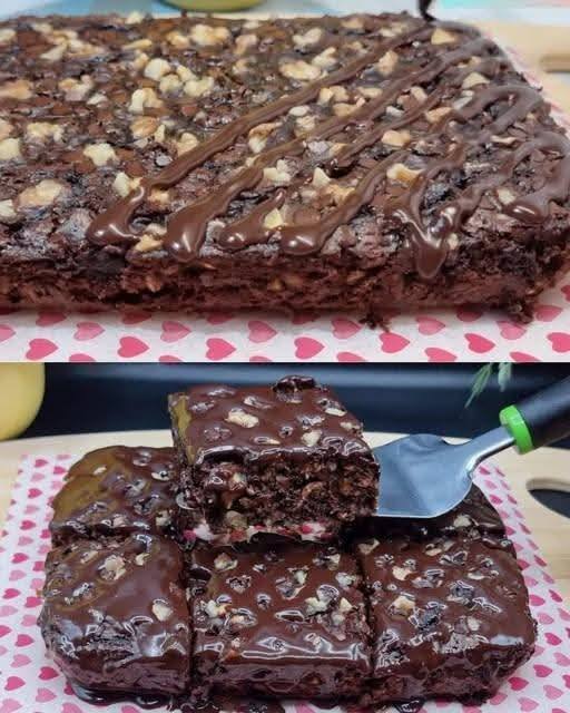 Uma sobremesa saudável feita com aveia, cacau e banana.