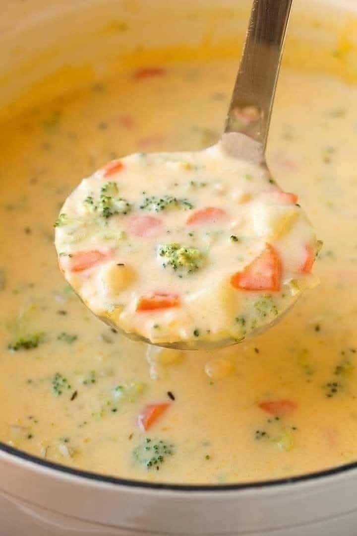 Broccoli Cheddar Soup (Easy Homemade)