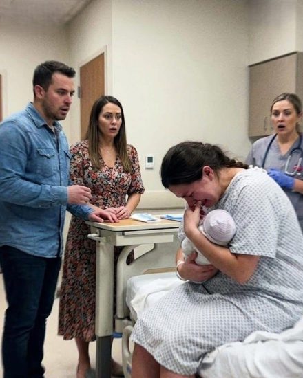 Quando o telefone tocou depois que tudo desmoronou: Uma história de promessas quebradas e retornos inesperados.