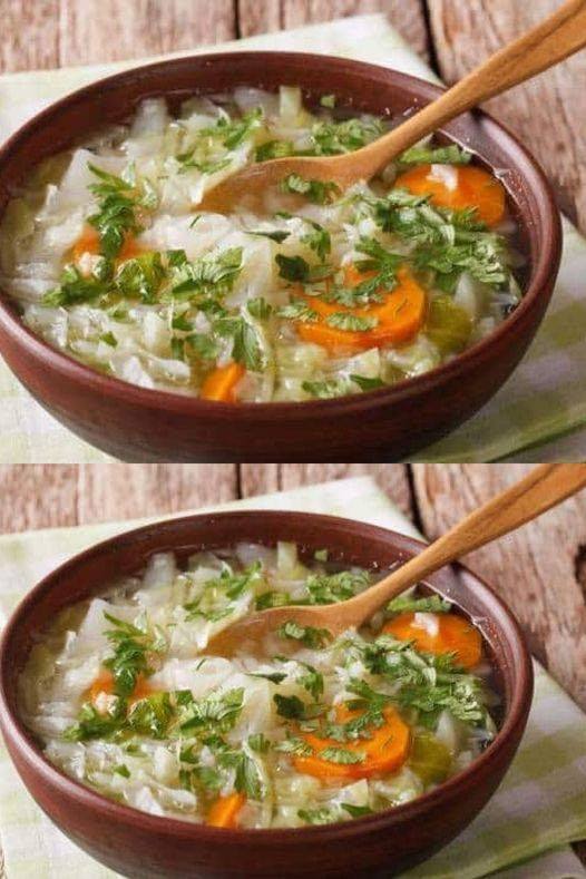 La dieta de la sopa de repollo es una de esas dietas exprés muy bajas en calorías. Basada en sopa, no aporta muchos nutrientes.