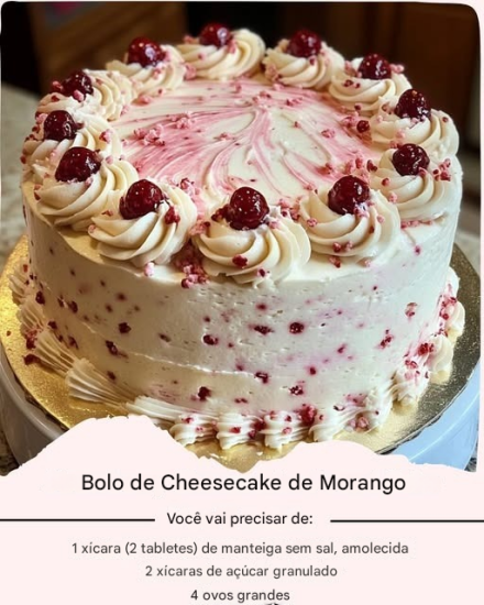 Bolo de chocolate branco com morangos – Elegante, úmido e irresistível