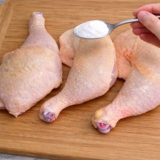 Por que o frango de todo mundo fica seco? Aprendi esse truque em um restaurante caro.