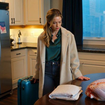 Esposa obligada a cocinar la cena de Acción de Gracias para 30 personas a las 4 a.m.: Su esposo dice: “Hagámoslo perfecto esta vez”. Su respuesta a las 3 a.m. lo cambia todo.